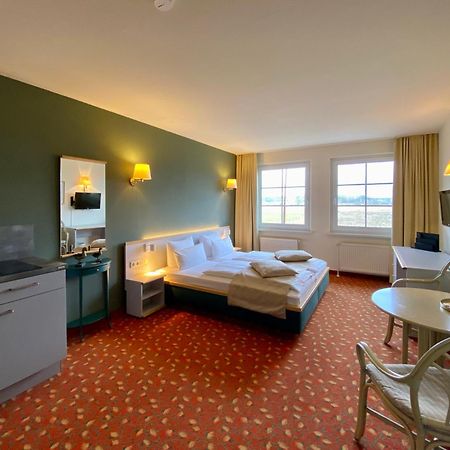 Hotel Am Mueritz-Nationalpark Waren  Extérieur photo