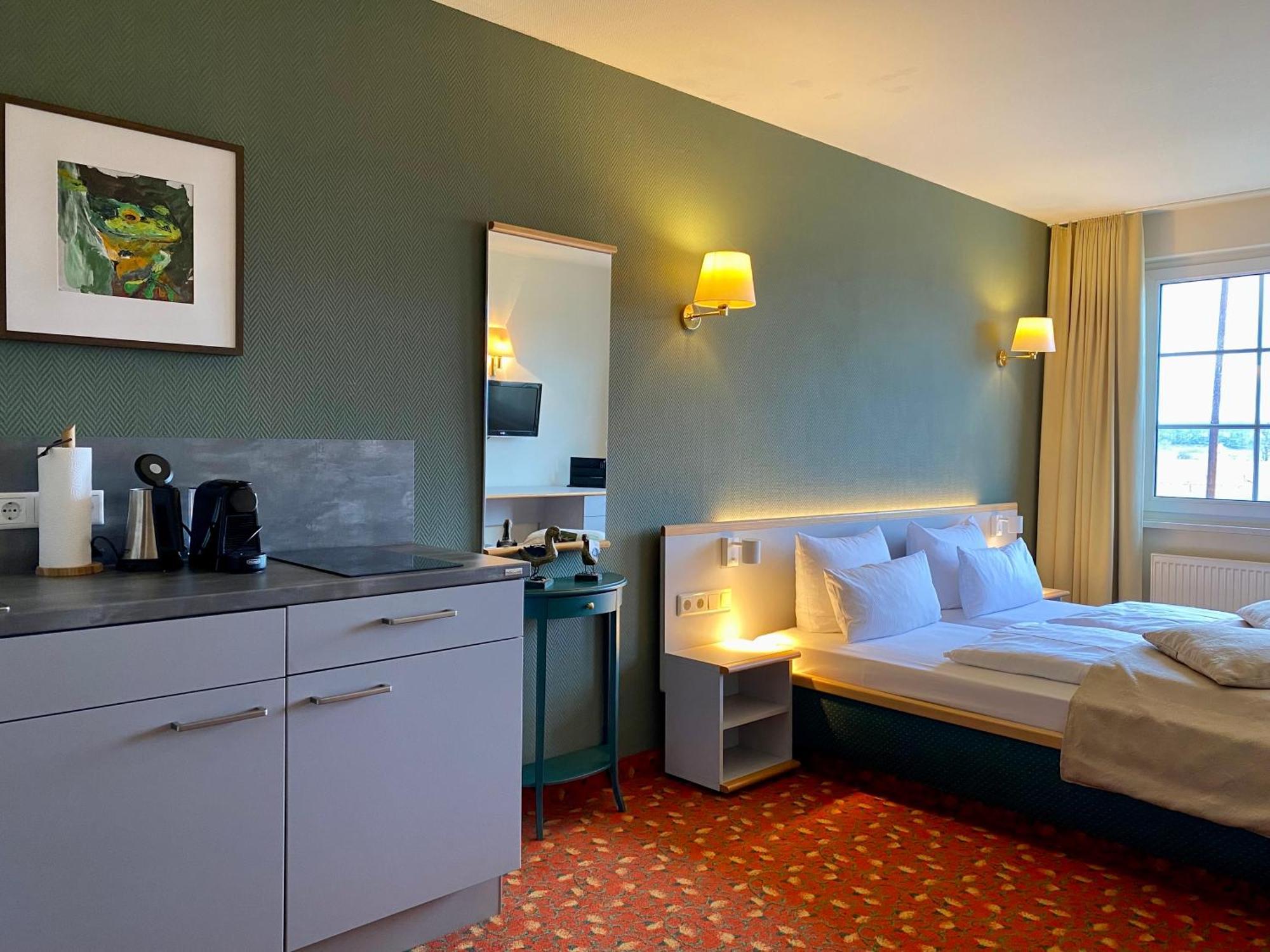 Hotel Am Mueritz-Nationalpark Waren  Extérieur photo